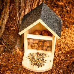 Futterhaus Für Eichhörnchen Spitzdach Kiefernholz Bitumen Unbehandelt -Gartendekorations Geschäft 10038048 yy 0005 logo